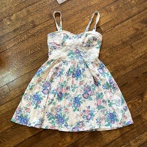 Topshop Floral Summer Bustier Style Top With Lace Accent Dresd